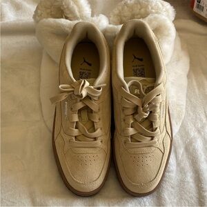 PUMA Women's Tan Sneakers. Size 9